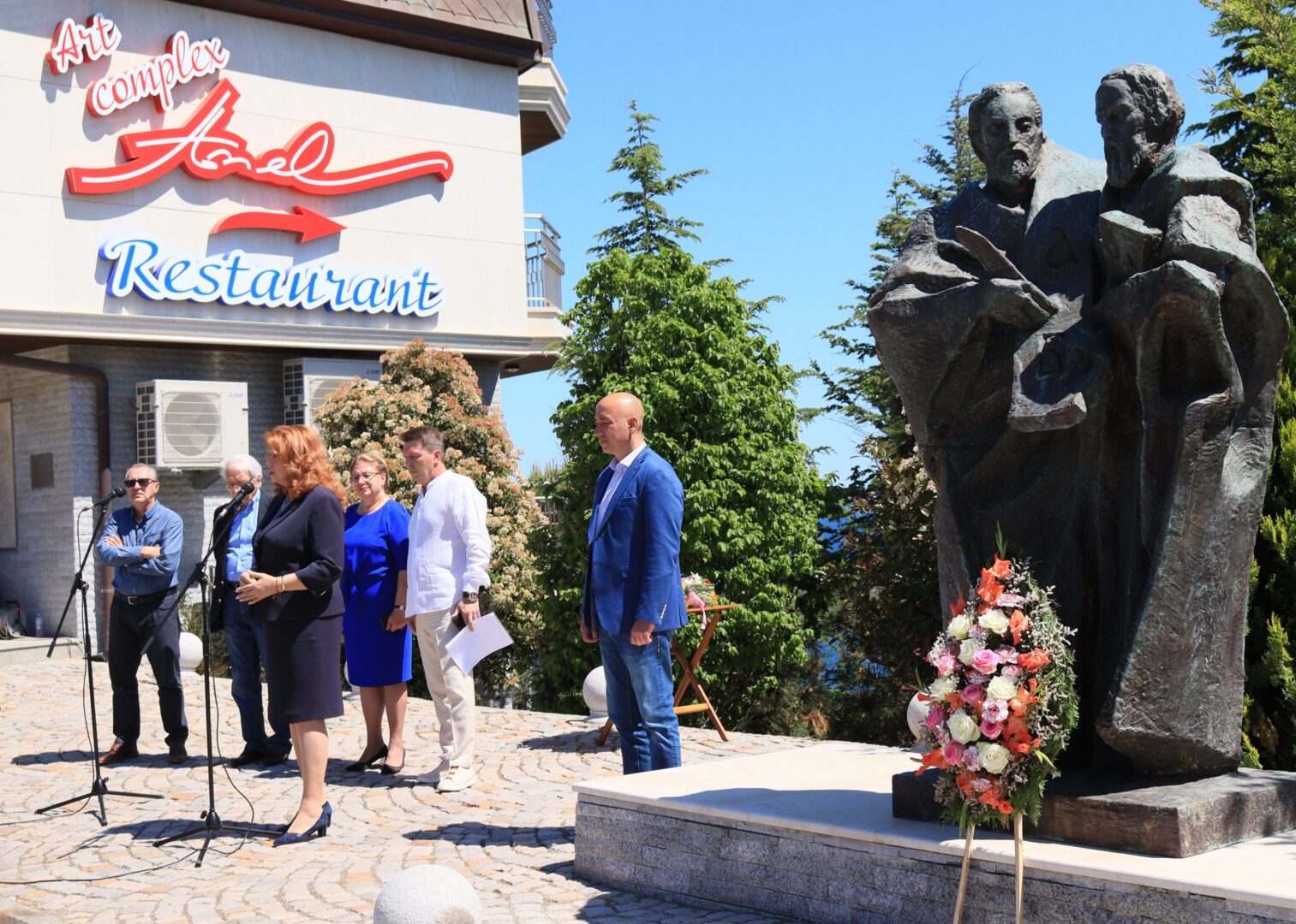 Илияна Йотова откри нов монумент на Светите Първоучители
